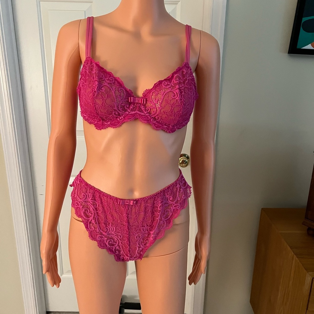 Simone Perele Fuchsia Lace Bra Set